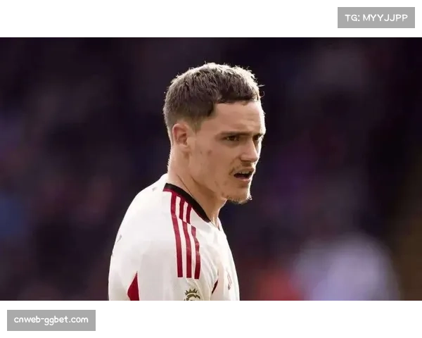 瞬间：维尔茨精妙直塞撕破防线，希克单刀推射破门